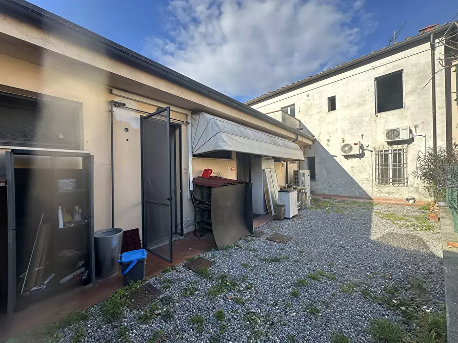 Immagine 18 di Attività commerciale in affitto  in san marco a Lucca