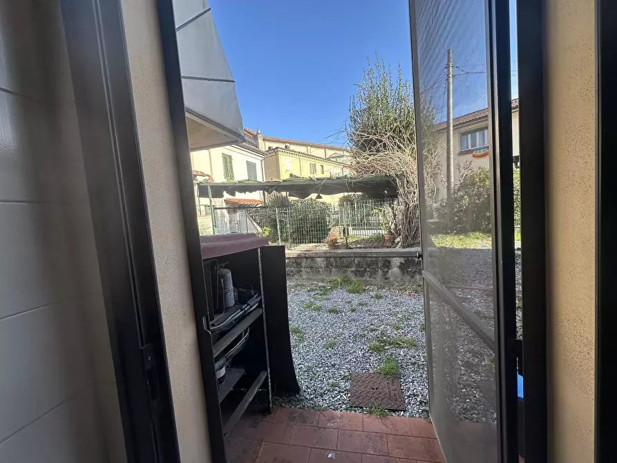 Immagine 13 di Attività commerciale in affitto  in san marco a Lucca