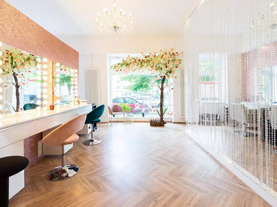 Immagine 1 di Attività commerciale in vendita  in via Cisanello 200 a Pisa