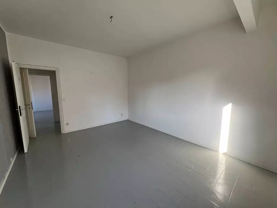 Immagine 10 di Appartamento in vendita  in Via Della Bastia 1 a Livorno