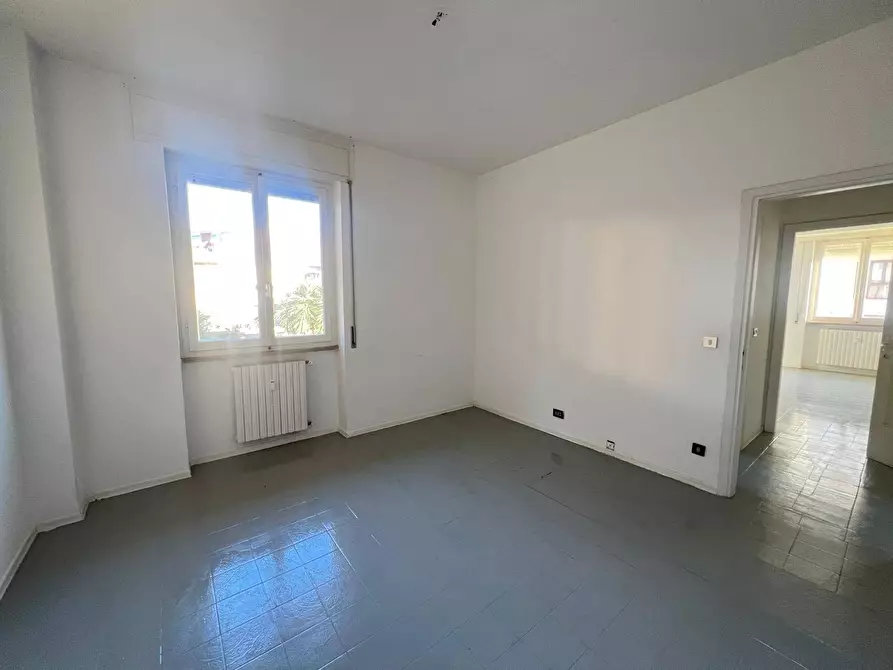 Immagine 18 di Appartamento in vendita  in Via Della Bastia 1 a Livorno