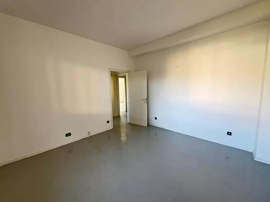 Immagine 19 di Appartamento in vendita  in Via Della Bastia 1 a Livorno