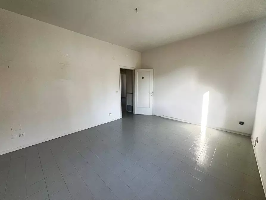 Immagine 25 di Appartamento in vendita  in Via Della Bastia 1 a Livorno