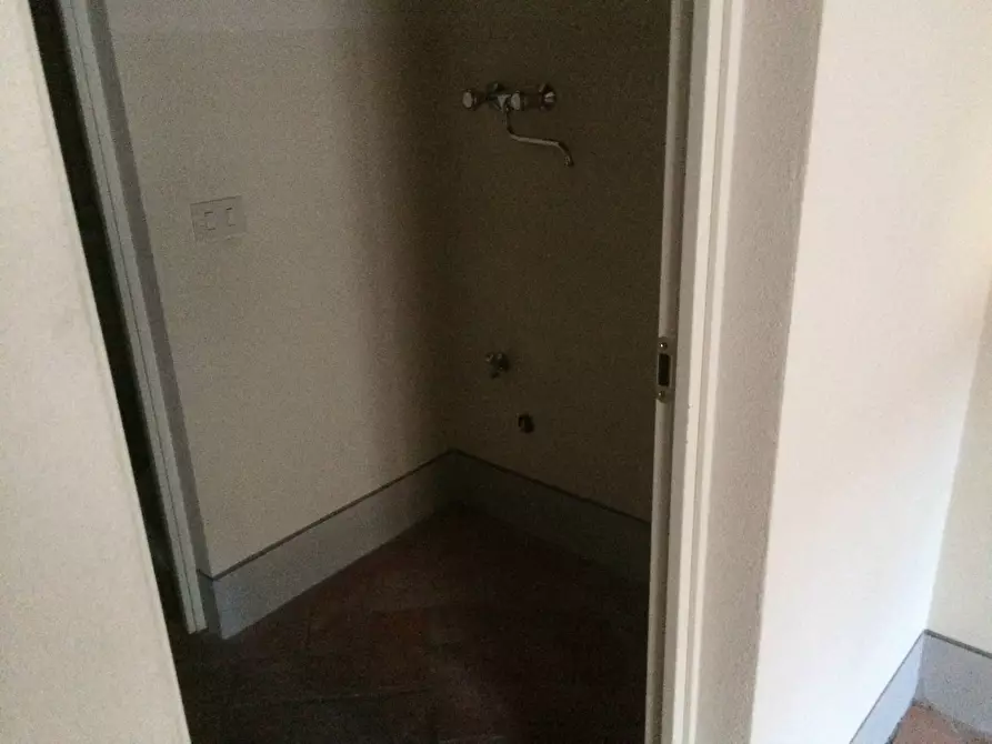 Immagine 11 di Appartamento in affitto  in via elio vageli 12 a Cascina