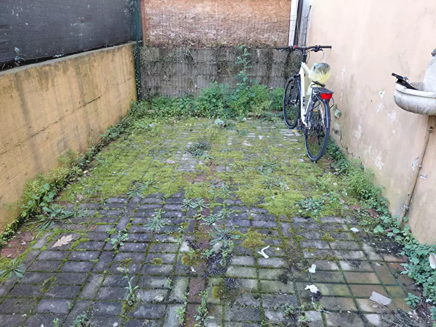 Immagine 10 di Attività commerciale in vendita  in Via Contessa Matilde 50 a Pisa