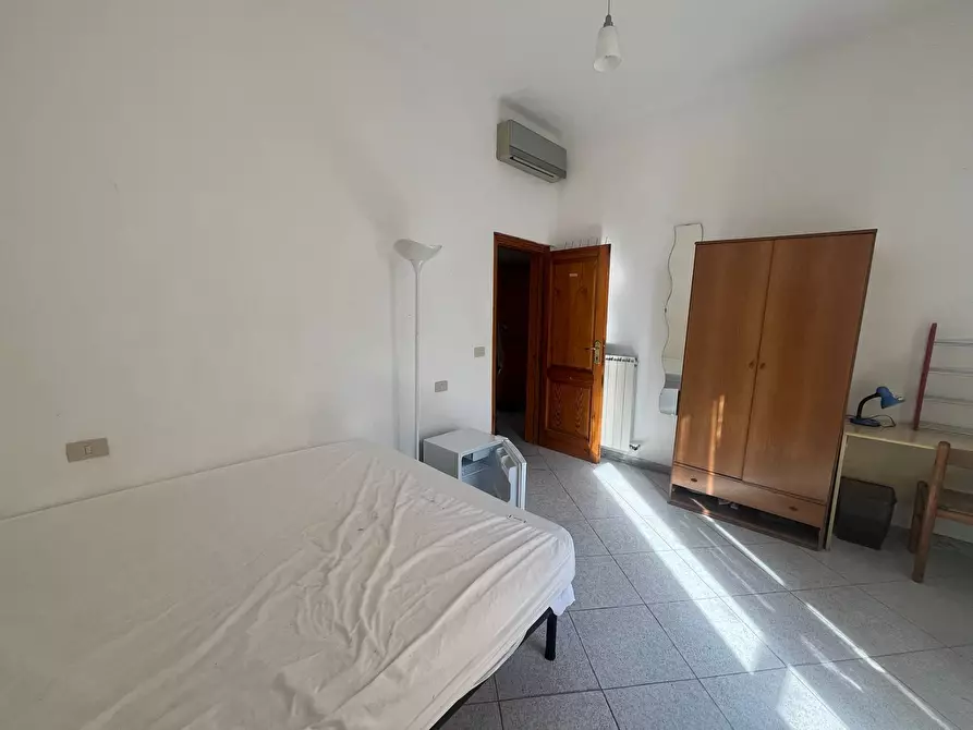 Immagine 11 di Camera in affitto  in Via Borgo Stretto 1 a Pisa