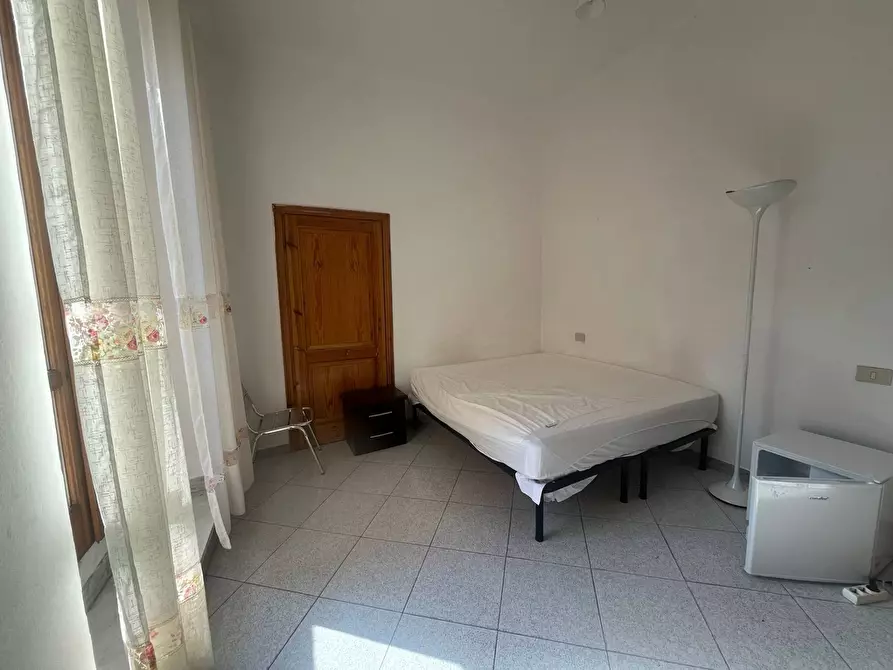 Immagine 13 di Camera in affitto  in Via Borgo Stretto 1 a Pisa