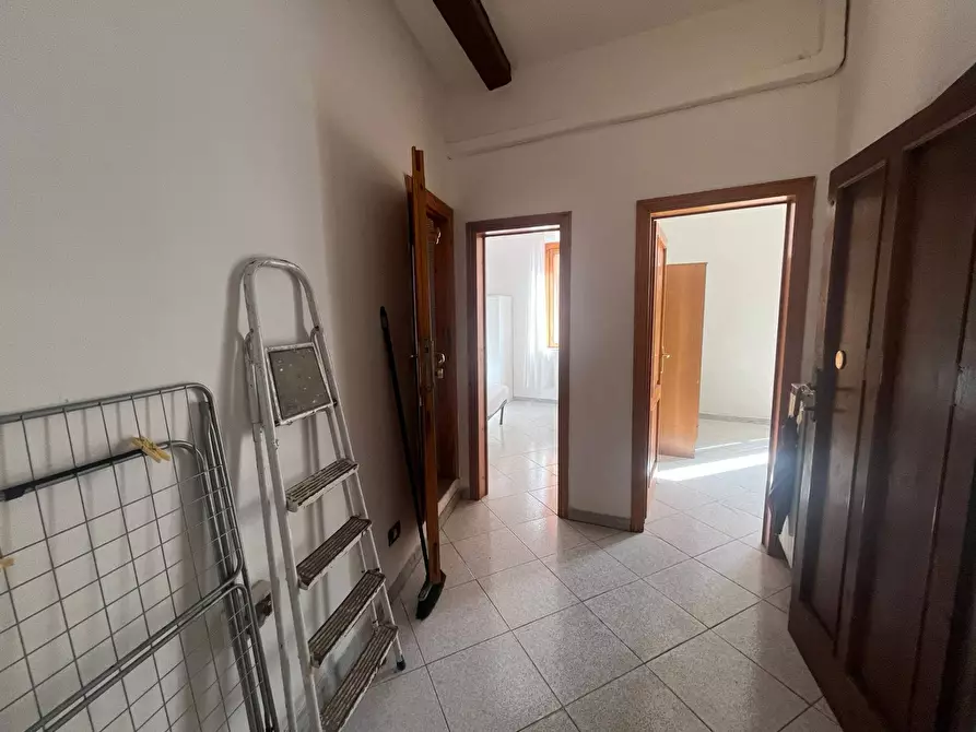 Immagine 5 di Appartamento in vendita  in Via Borgo Stretto 1 a Pisa