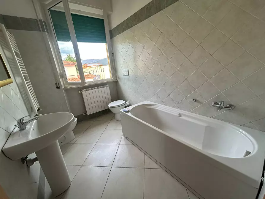 Immagine 17 di Casa indipendente in affitto  in via caduti lyra 6 a Cascina