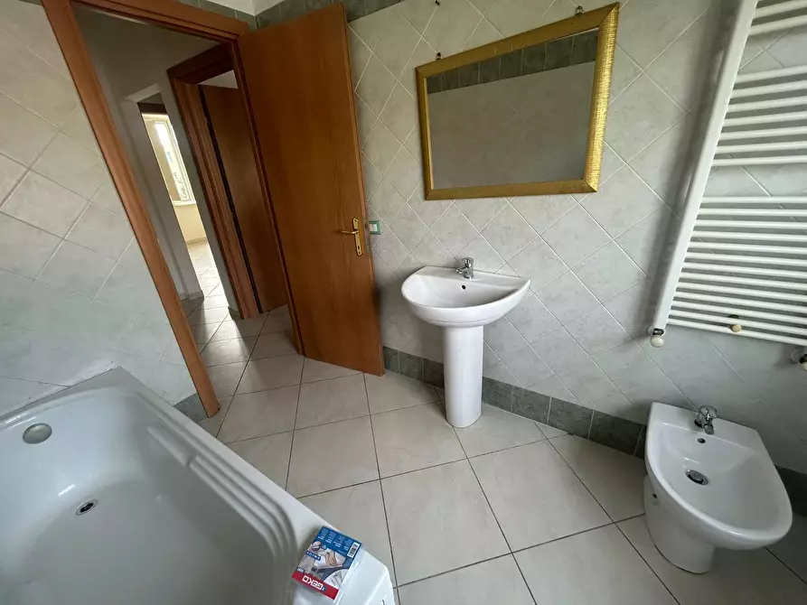 Immagine 19 di Casa indipendente in affitto  in via caduti lyra 6 a Cascina