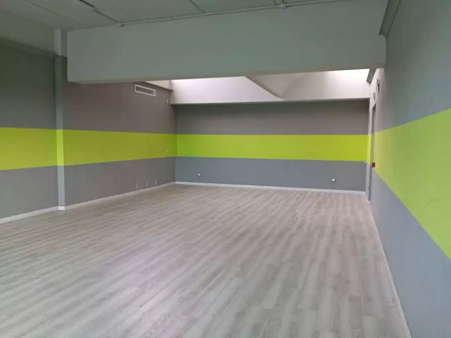 Immagine 16 di Attività commerciale in affitto  in via gronchi a Pisa