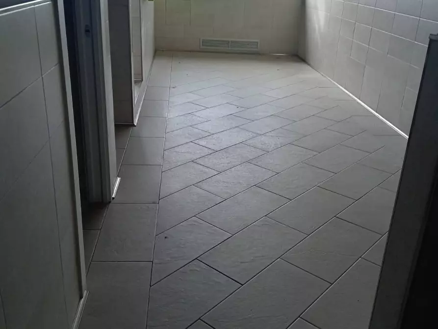 Immagine 17 di Attività commerciale in affitto  in via gronchi a Pisa