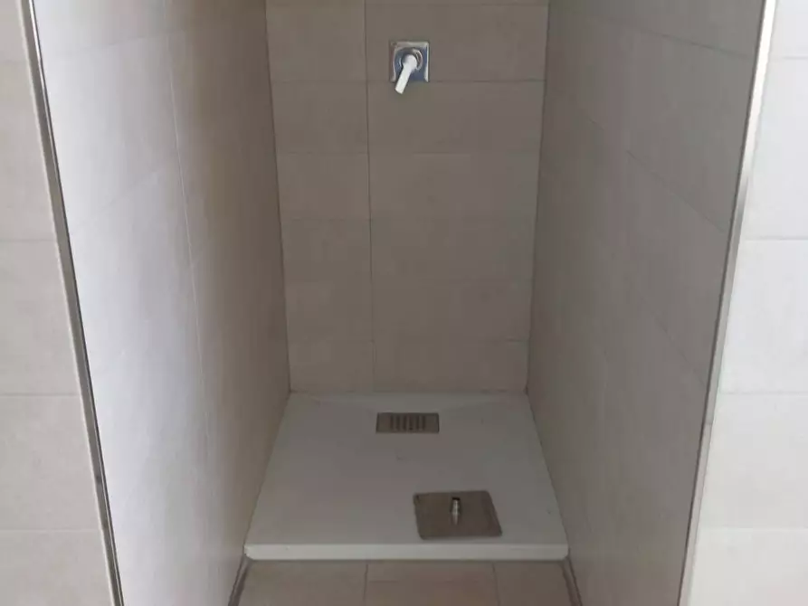 Immagine 19 di Attività commerciale in affitto  in via gronchi a Pisa