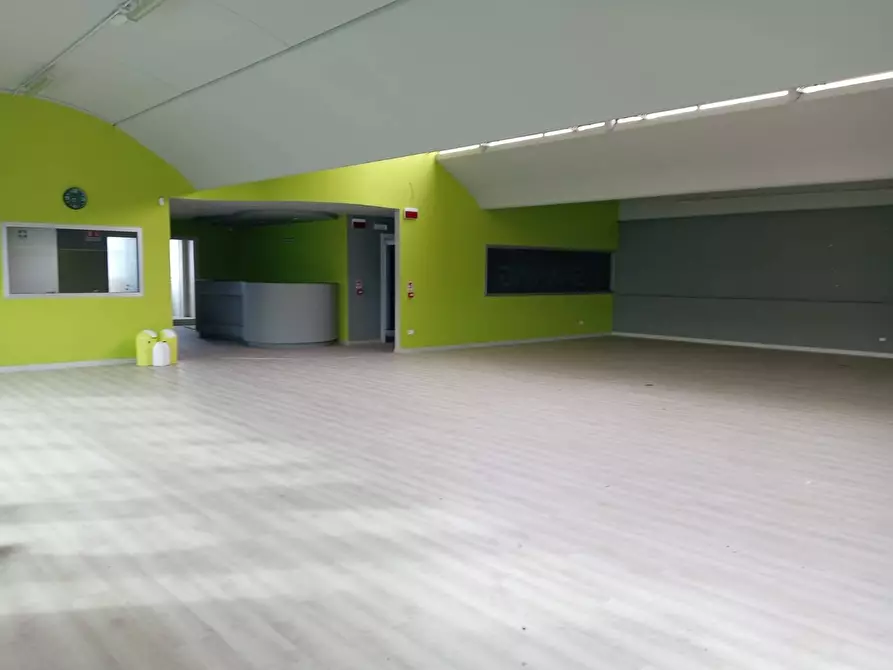 Immagine 24 di Attività commerciale in affitto  in via gronchi a Pisa