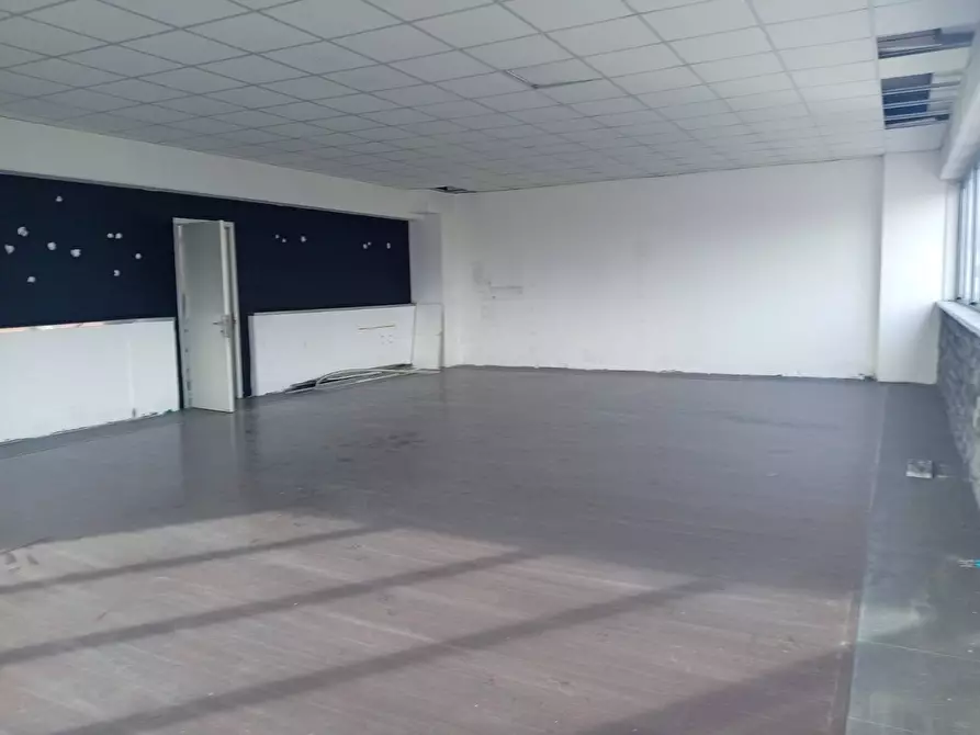 Immagine 16 di Attività commerciale in affitto  in Via Scornigiana a Pisa