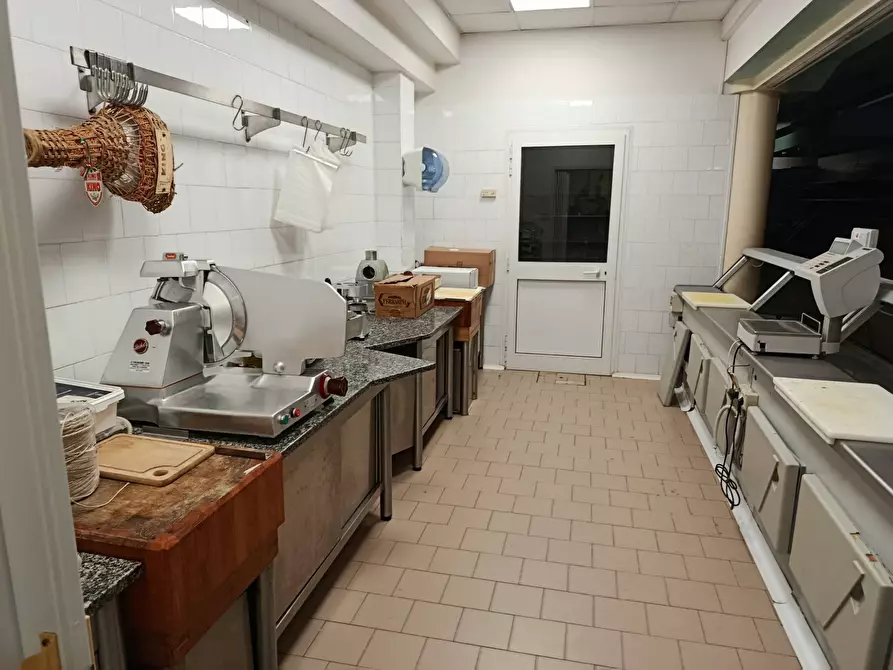 Immagine 4 di Attività commerciale in affitto  in Viale Europa 25 a Altopascio