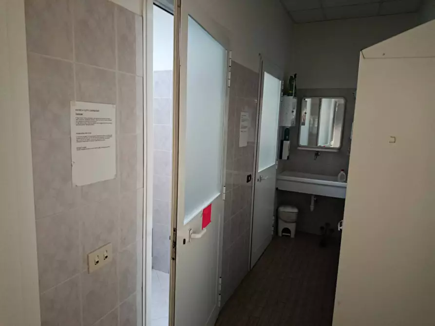 Immagine 8 di Attività commerciale in affitto  in Viale Europa 25 a Altopascio