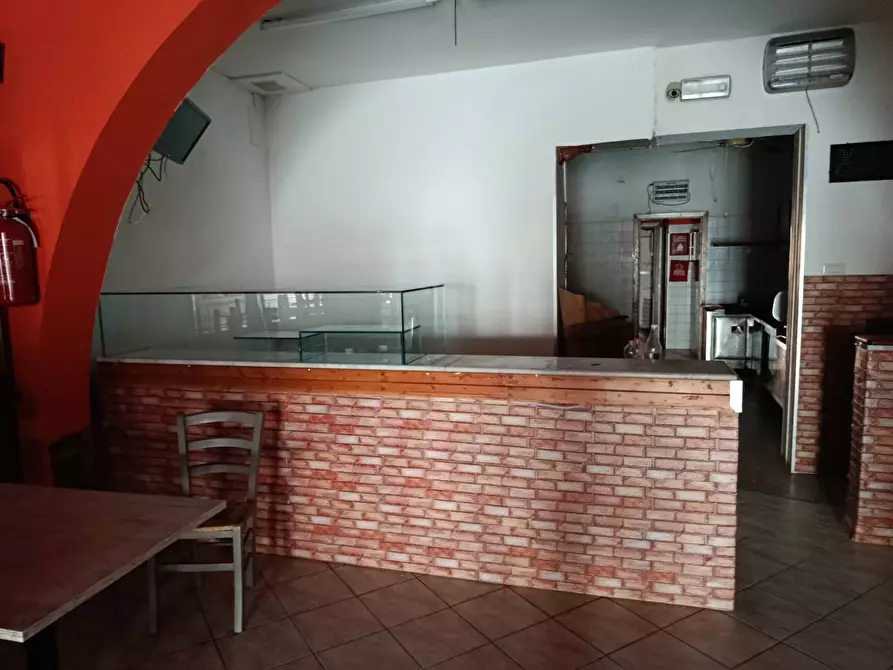 Immagine 4 di Attività commerciale in affitto  in via fratelli rosselli 50 a Altopascio