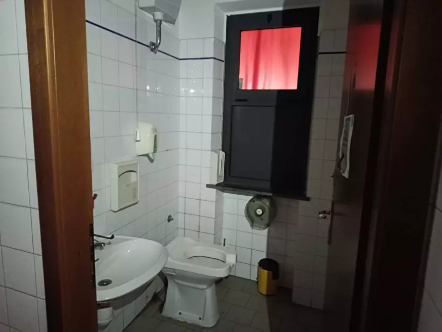 Immagine 7 di Attività commerciale in affitto  in via fratelli rosselli 50 a Altopascio
