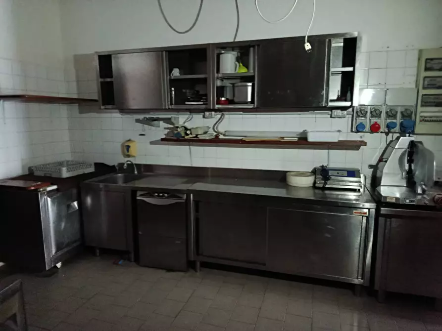 Immagine 1 di Attività commerciale in affitto  in via fratelli rosselli 50 a Altopascio