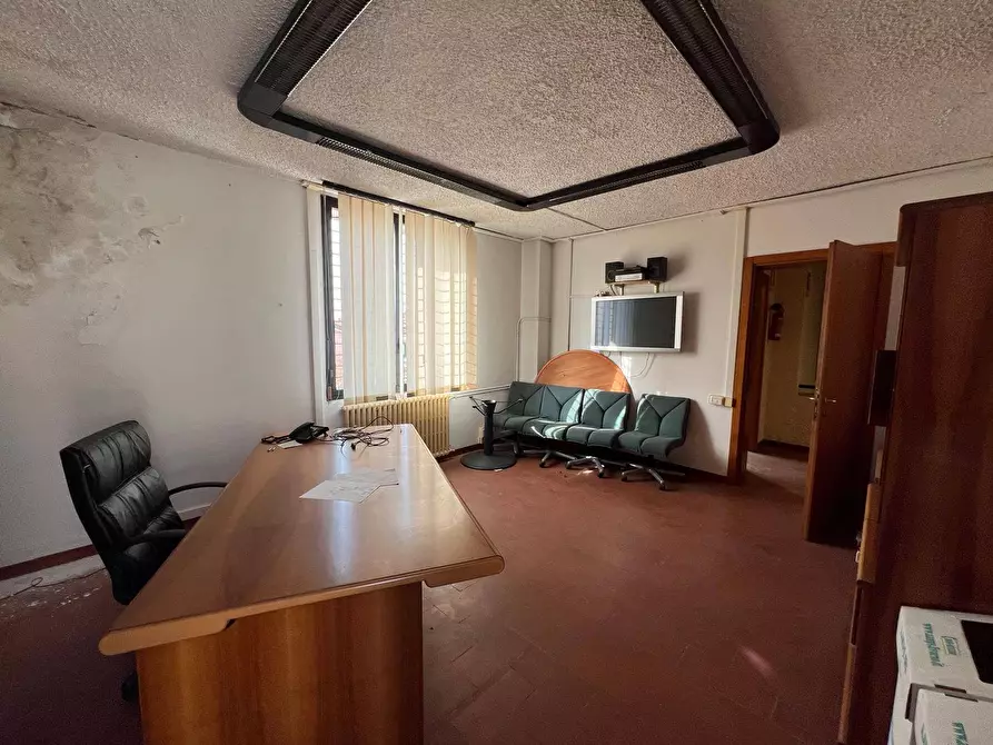 Immagine 4 di Ufficio in affitto  in Viale Giosue' Carducci 1 a Livorno