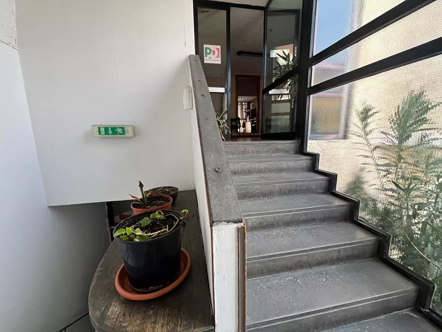 Immagine 1 di Ufficio in affitto  in Viale Giosue' Carducci 1 a Livorno