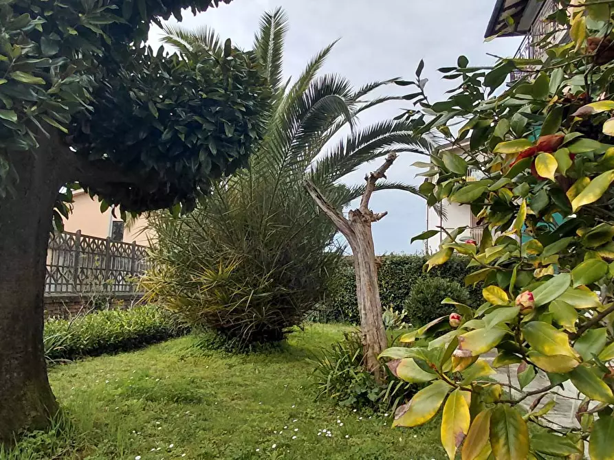 Immagine 19 di Villetta a schiera in vendita  in via del brennero 316 a Lucca