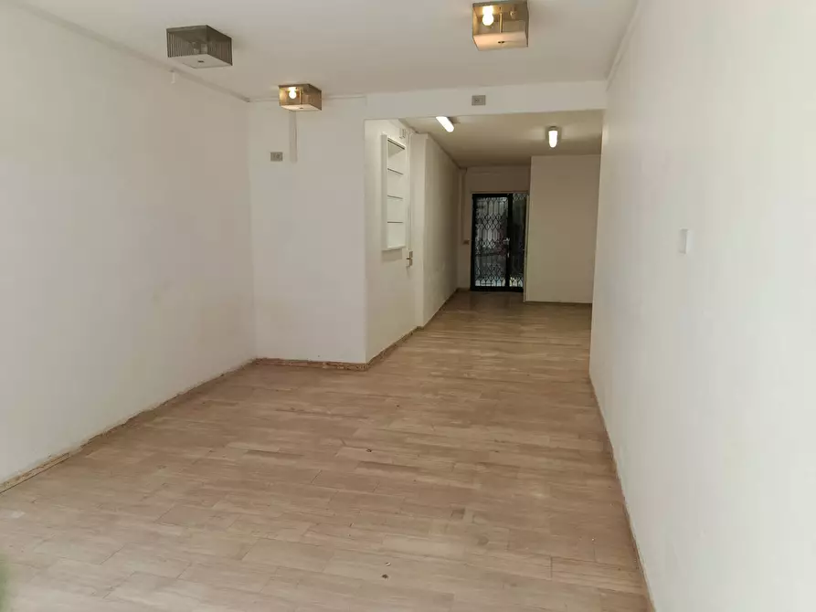 Immagine 3 di Attività commerciale in affitto  in Viale Marconi 5 a Altopascio