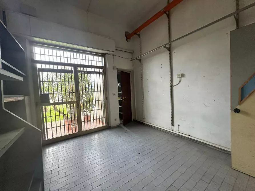 Immagine 15 di Attività commerciale in affitto  in via pesciatima 15 a Lucca