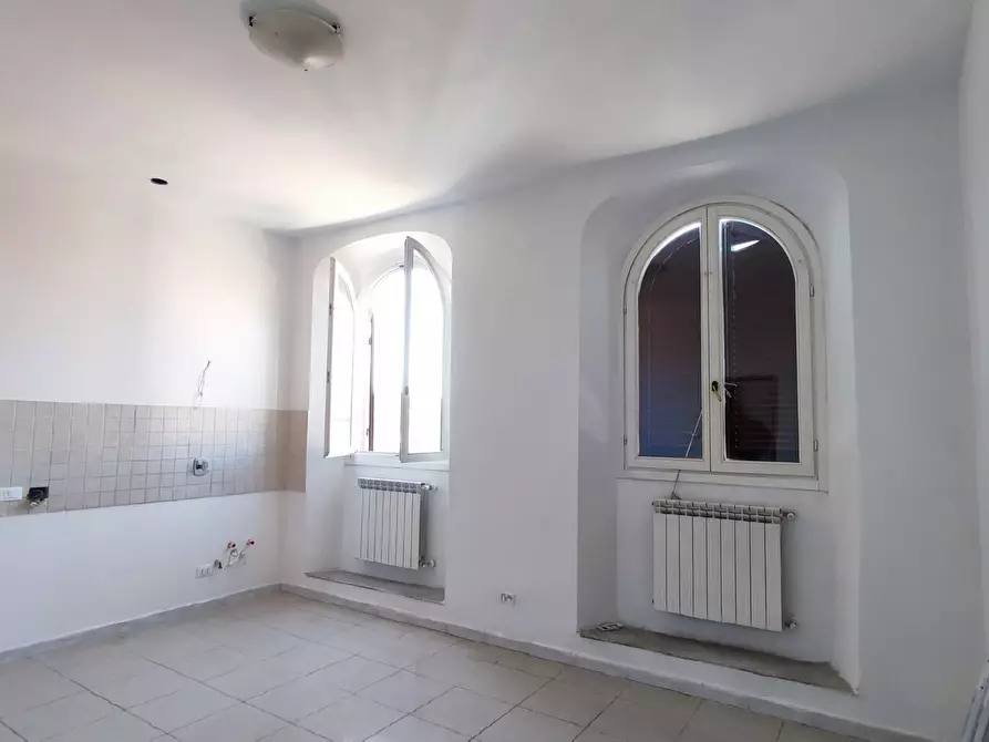 Immagine 9 di Appartamento in vendita  in via Mentana 81 a Livorno