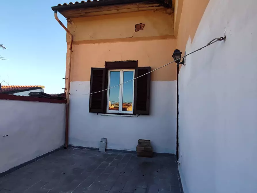 Immagine 15 di Appartamento in vendita  in via Mentana 81 a Livorno