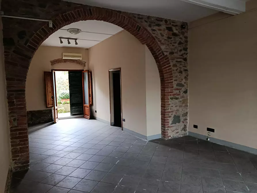 Immagine 2 di Attività commerciale in affitto  in via della Repubblica 5 a Altopascio