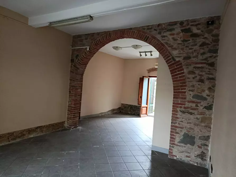 Immagine 1 di Attività commerciale in affitto  in via della Repubblica 5 a Altopascio