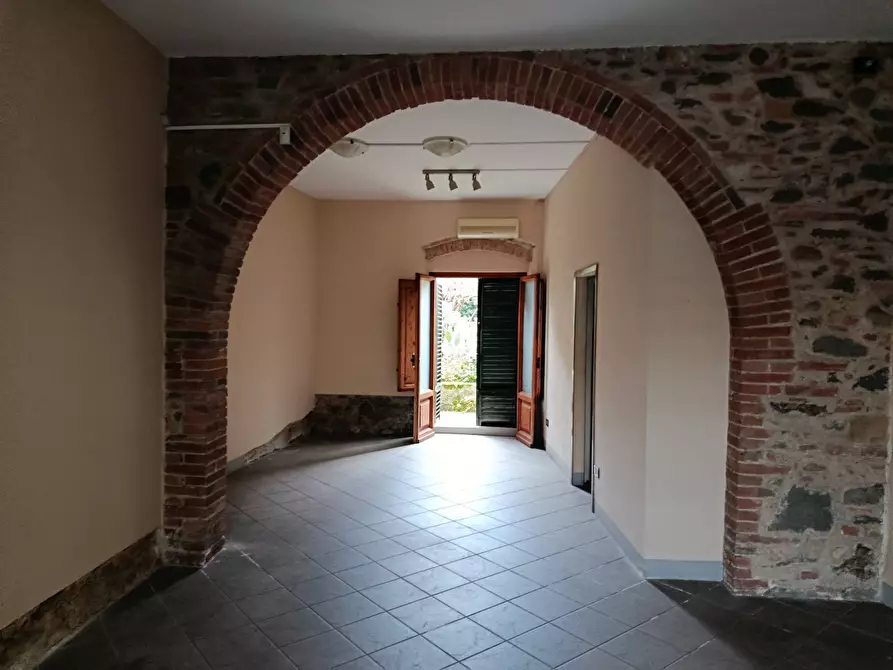 Immagine 3 di Attività commerciale in affitto  in via della Repubblica 5 a Altopascio