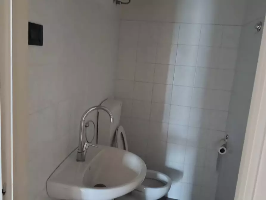 Immagine 6 di Attività commerciale in affitto  in via della Repubblica 5 a Altopascio