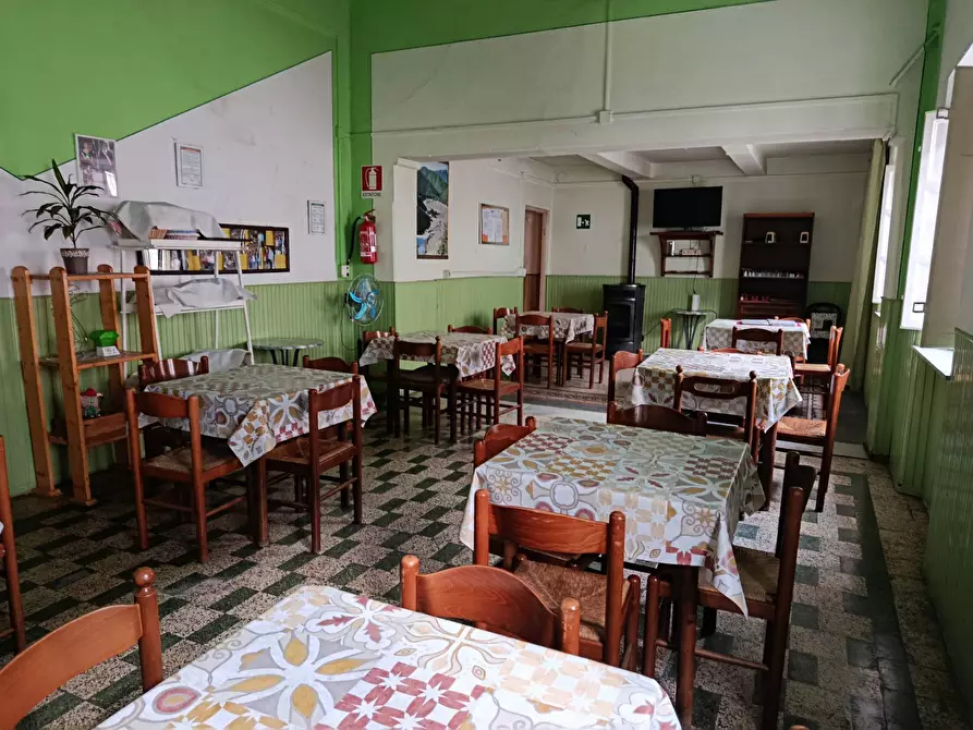 Immagine 7 di Attività commerciale in vendita  in VIA DEL AVE MARIA 11 a Capannori