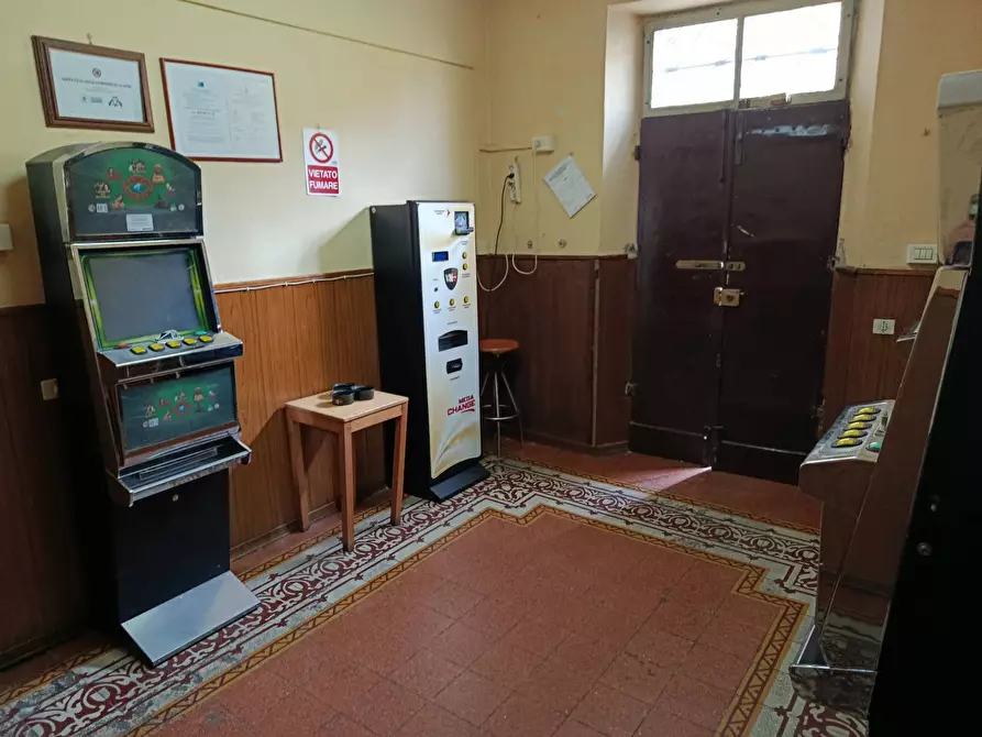 Immagine 11 di Attività commerciale in vendita  in VIA DEL AVE MARIA 11 a Capannori
