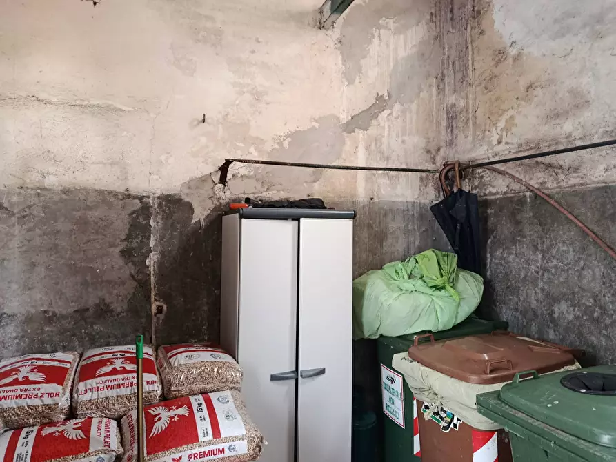 Immagine 13 di Attività commerciale in vendita  in VIA DEL AVE MARIA 11 a Capannori