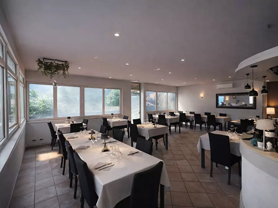 Immagine 1 di Attività commerciale in vendita  in Via Livornese 648 a Pisa