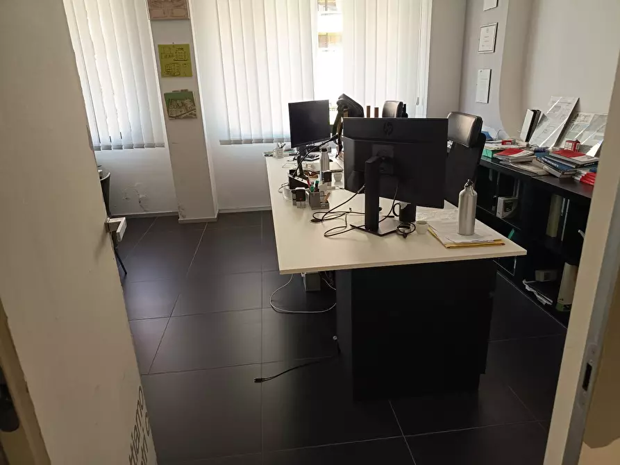 Immagine 2 di Ufficio in affitto  in Viale Delle Piagge 50 a Pisa