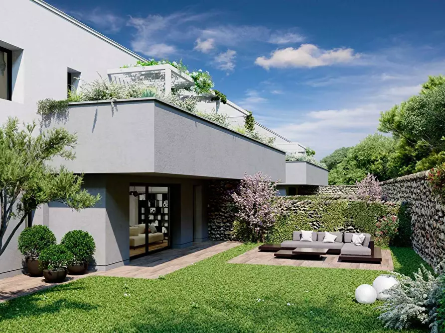 Immagine 11 di Appartamento in vendita  in Piazza Delle Baleari 15 a Pisa