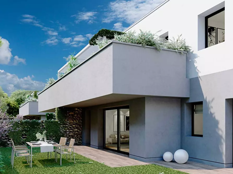 Immagine 12 di Appartamento in vendita  in Piazza Delle Baleari 15 a Pisa