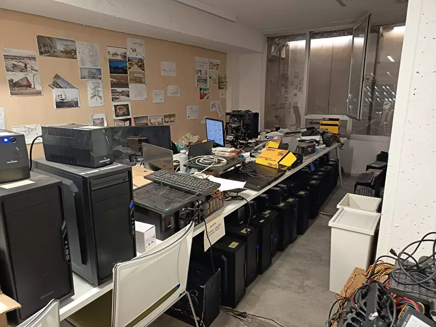 Immagine 1 di Ufficio in affitto  in viale delle piagge 50 a Pisa