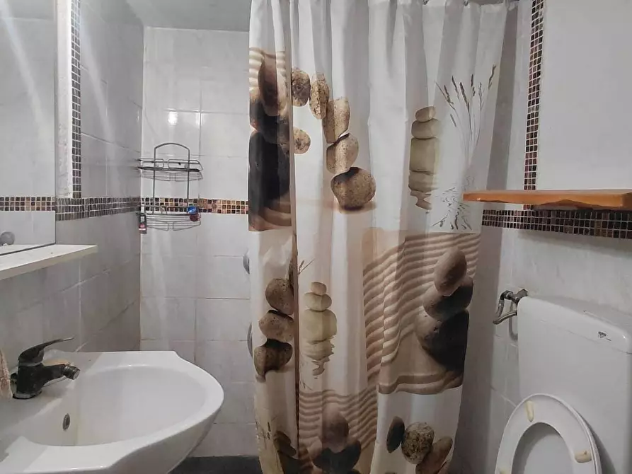 Immagine 10 di Casa indipendente in affitto  in via della pace 33 a Montecarlo