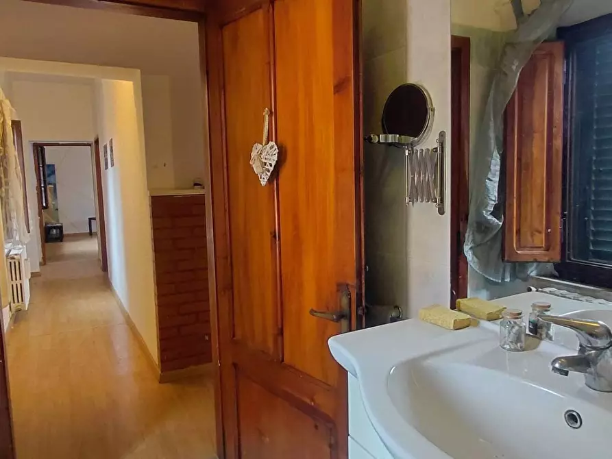 Immagine 12 di Casa indipendente in affitto  in via della pace 33 a Montecarlo