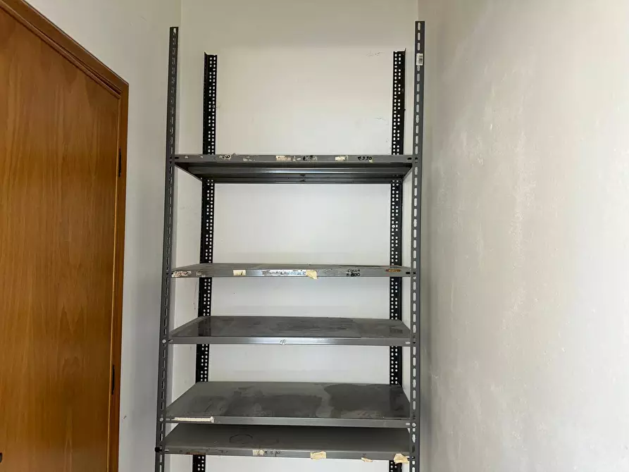 Immagine 4 di Attività commerciale in affitto  in via del bichi 145 a Firenze