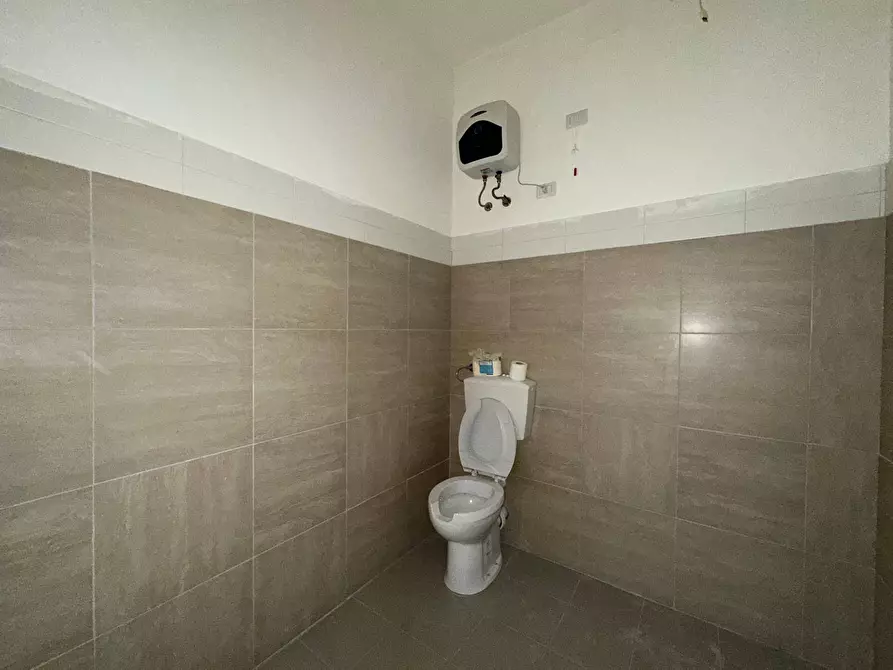 Immagine 5 di Attività commerciale in affitto  in via del bichi 145 a Firenze