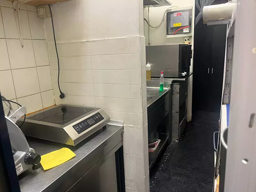 Immagine 3 di Attività commerciale in vendita  in piazza garibaldi 2 a Pisa