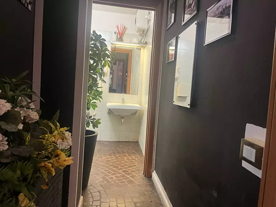 Immagine 6 di Attività commerciale in vendita  in piazza garibaldi 2 a Pisa