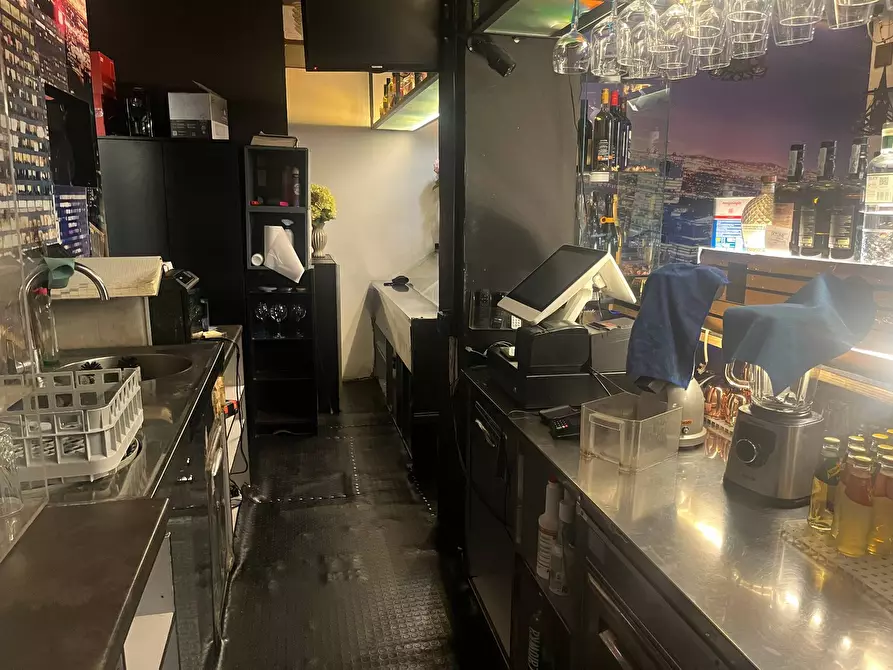 Immagine 1 di Attività commerciale in vendita  in piazza garibaldi 2 a Pisa